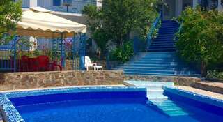 Гостевой дом Солнечный бриз Солнечногорское Двухместный номер с 2 отдельными кроватями и ванной комнатой-1