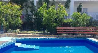 Гостевой дом Солнечный бриз Солнечногорское Четырёхместный номер с отдельной ванной комнатой-6