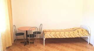 Гостевой дом Солнечный бриз Солнечногорское Четырёхместный номер с отдельной ванной комнатой-5