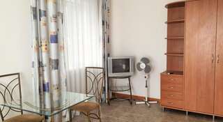 Гостевой дом Солнечный бриз Солнечногорское Трехместный номер с видом на море-2